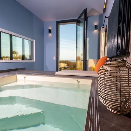 Ponant 5 Etoiles A Doelan, Piscine Face Villa